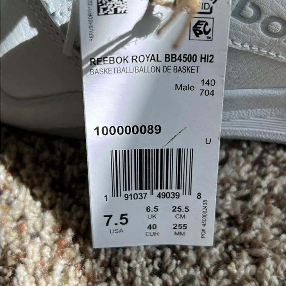 Classic Reebok White Sneakers - Picture 5 of 5